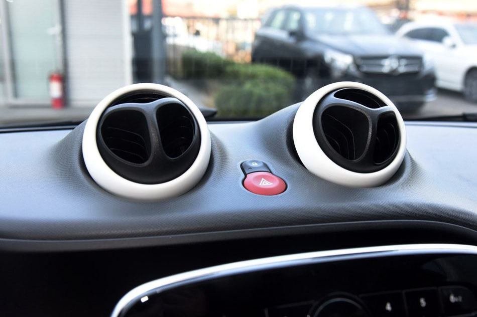 2016款 1.0L 灵动版 内饰