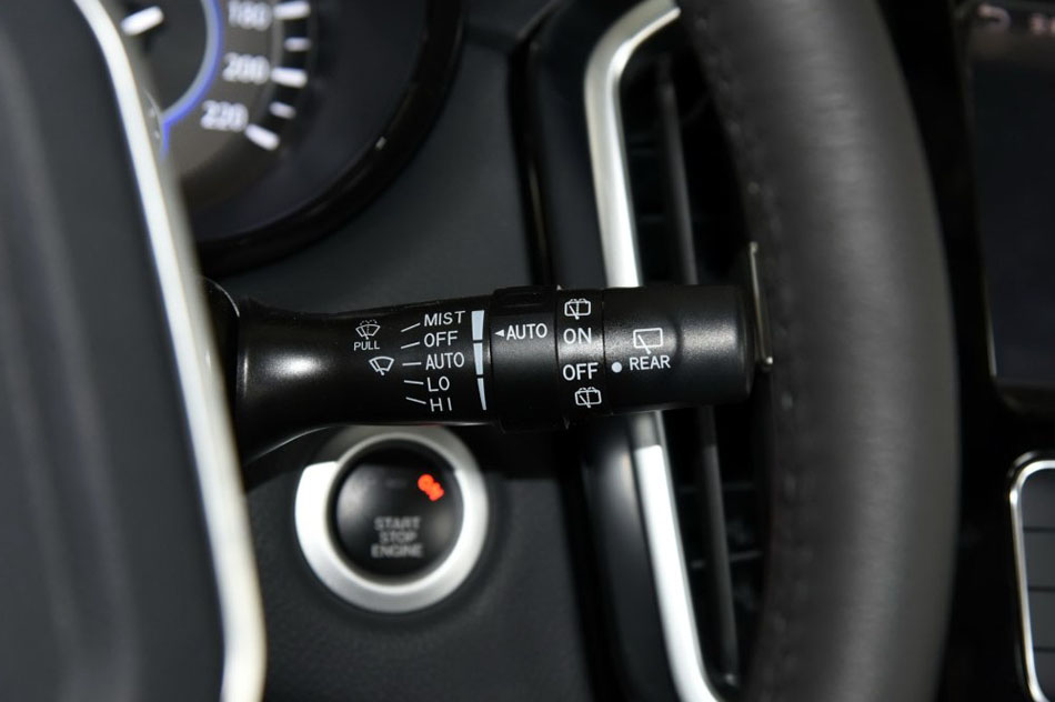 2016款 2.0T 自动两驱汽油豪华天窗版5 内饰