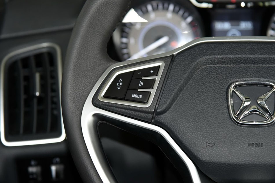 2016款 2.0T 自动两驱汽油豪华天窗版5 内饰