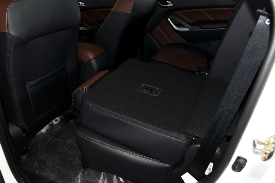 2016款 2.0T 自动两驱汽油豪华天窗版5 座椅空间