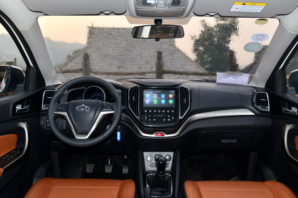 2016款 1.6L 手动豪华型 内饰