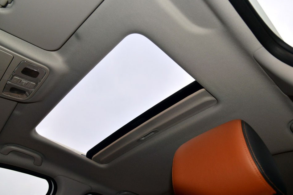 2016款 1.6L 手动豪华型 座椅空间