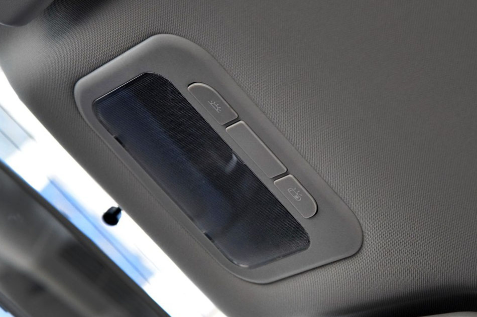 2016款 F600L 1.5T 豪华型 座椅空间