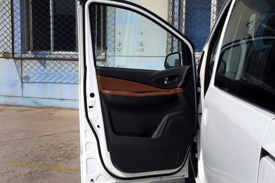 2016款 F600L 1.5T 豪华型 座椅空间