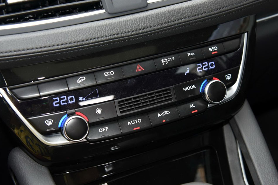 2016款 28T 四驱豪华版 内饰