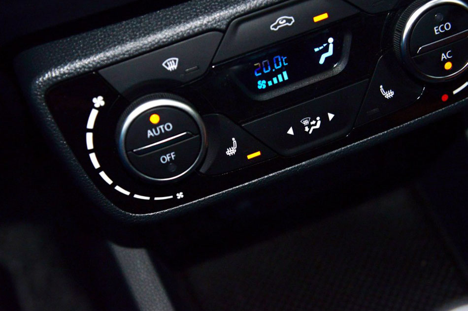 2016款 1.6L 尊贵型 内饰