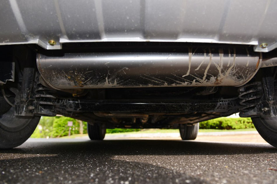 2016款 1.6L 尊贵型 引擎底盘