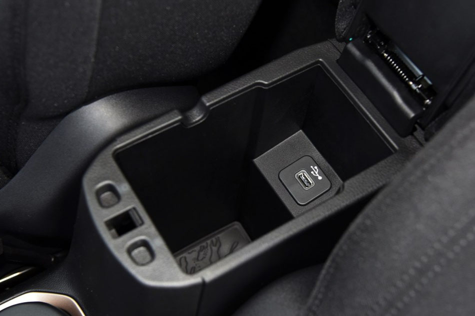 2016款 1.4T 自动劲能版 座椅空间