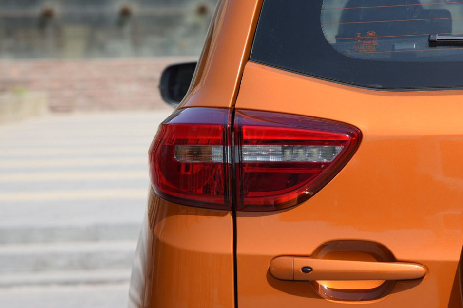 2016款 1.6L 手动智联V版 细节