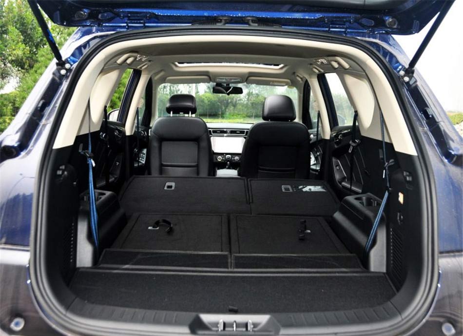 东风风光580  2016款 1.8L 手动舒适型 座椅空间