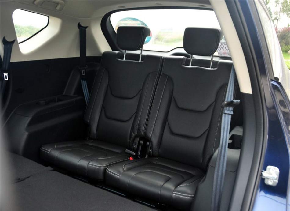 东风风光580  2016款 1.8L 手动舒适型 座椅空间