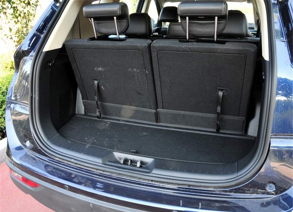 东风风光580  2016款 1.8L 手动舒适型 座椅空间