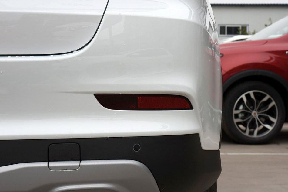 2016款 20T 两驱手动旗舰版 细节