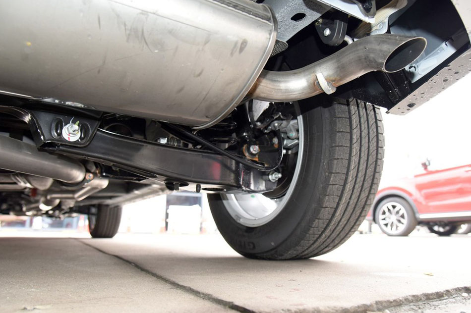 2016款 20T 两驱手动旗舰版 引擎底盘