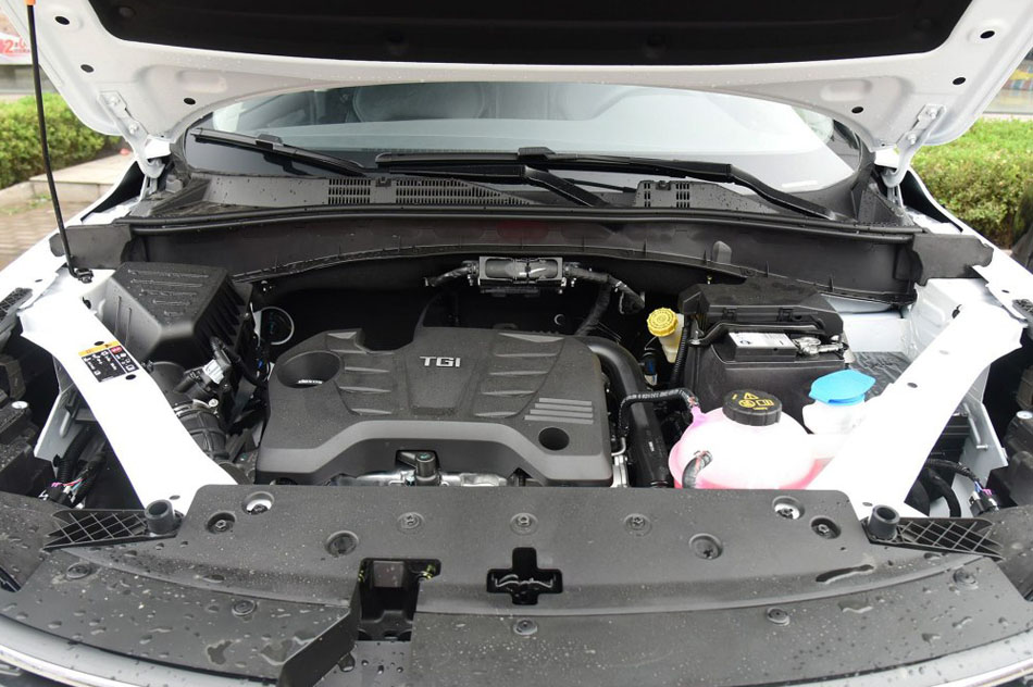 2016款 20T 两驱手动旗舰版 引擎底盘