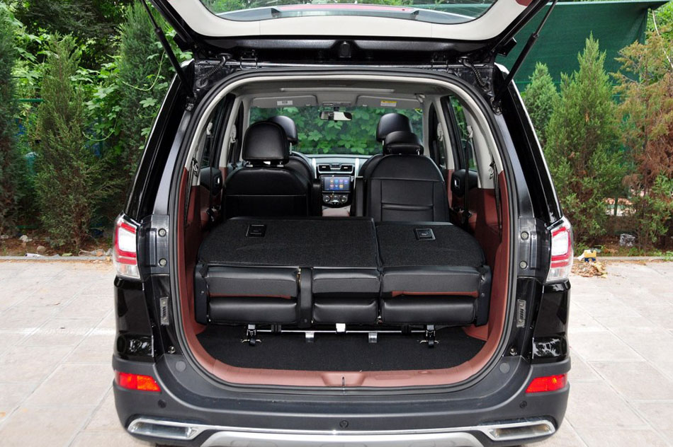 2016款 2.0L 手动豪华型 座椅空间