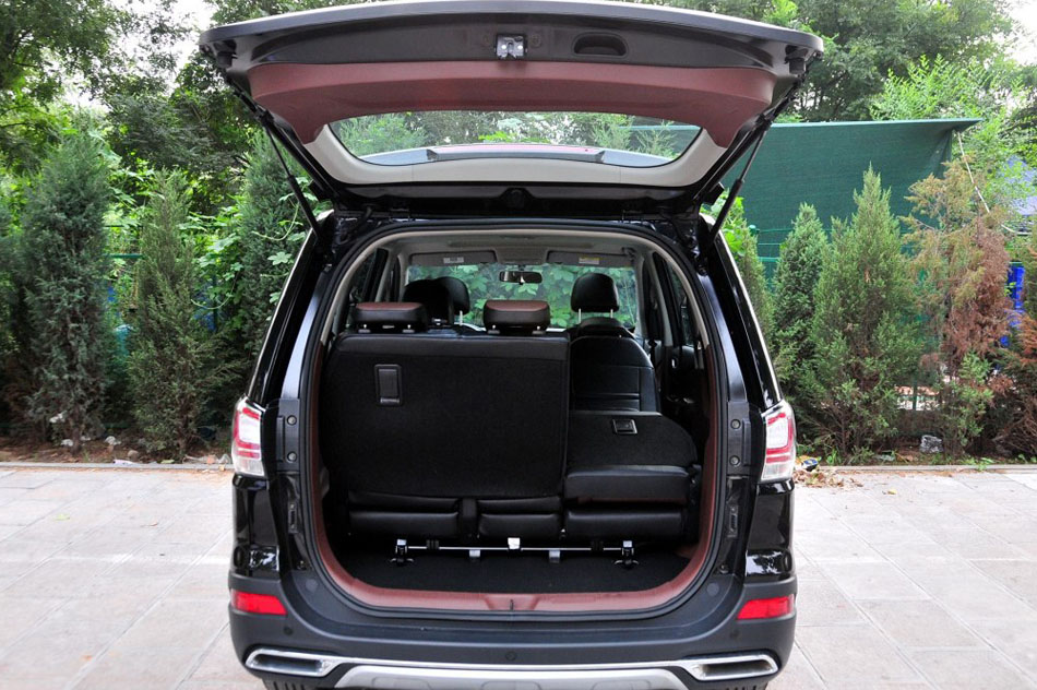 2016款 2.0L 手动豪华型 座椅空间
