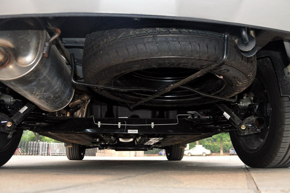 2016款 2.0L 手动豪华型 引擎底盘