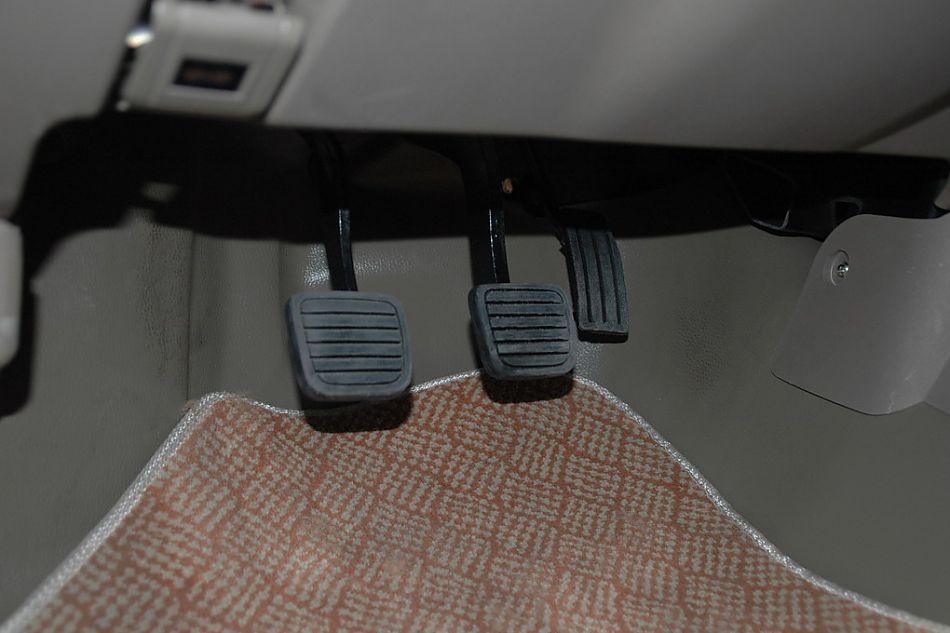 江铃陆风X6内饰