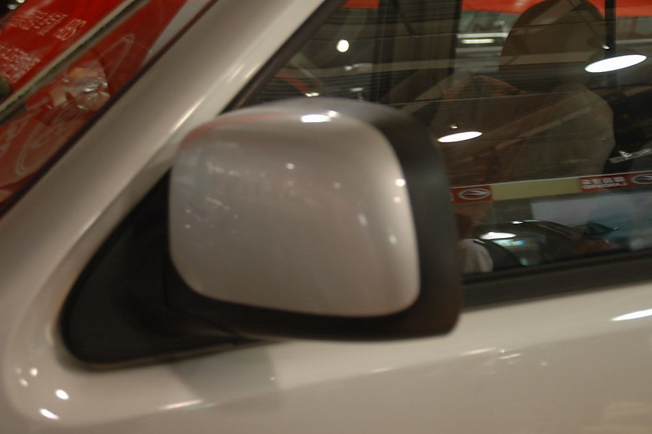 江铃陆风X6外观