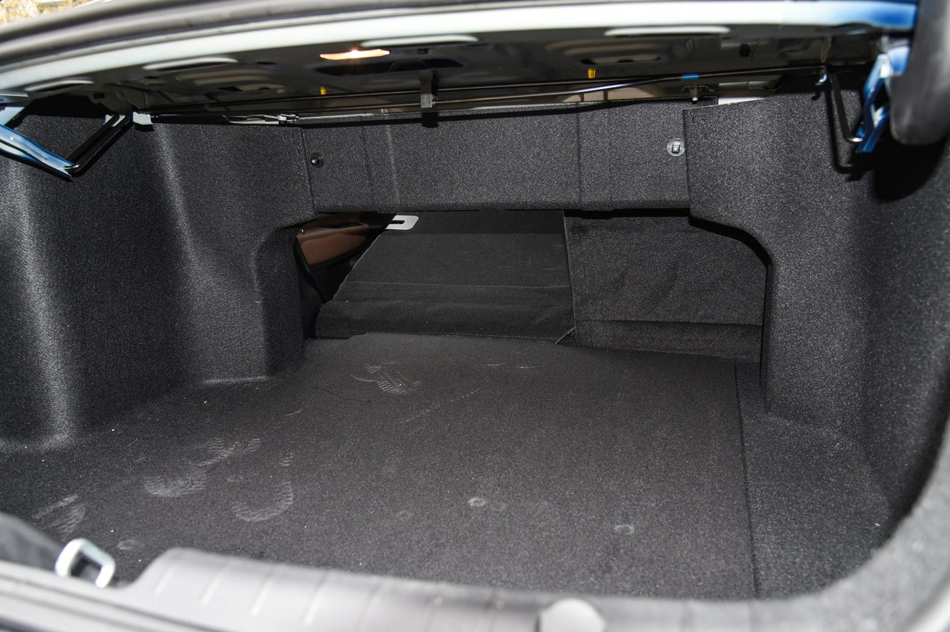 2018款 1.4T 自动尊贵智联型 座椅空间