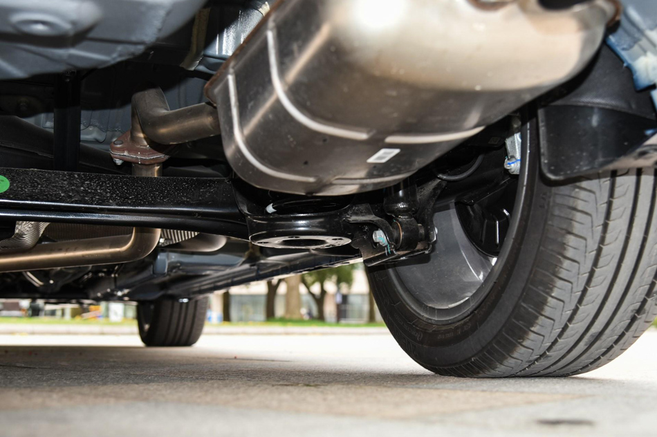 2018款 1.4T 自动尊贵智联型 引擎底盘