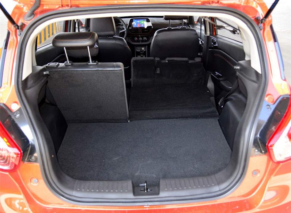 2016款 1.2L 手动豪华型 座椅空间