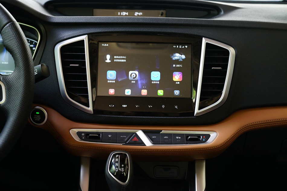 2018款 1.4T CVT 4G互联旗舰型 内饰