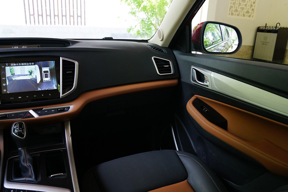 2018款 1.4T CVT 4G互联旗舰型 内饰