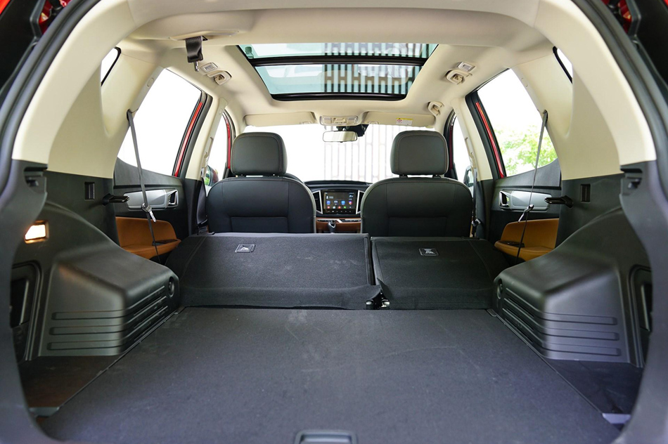 2018款 1.4T CVT 4G互联旗舰型 座椅空间