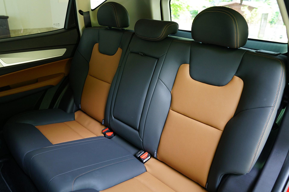 2018款 1.4T CVT 4G互联旗舰型 座椅空间