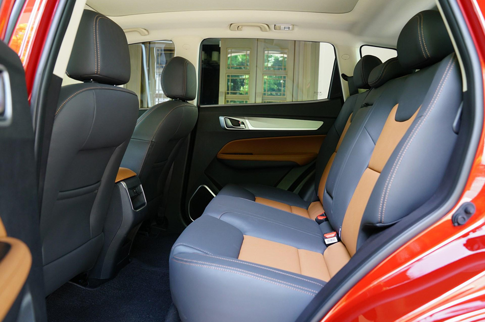 2018款 1.4T CVT 4G互联旗舰型 座椅空间