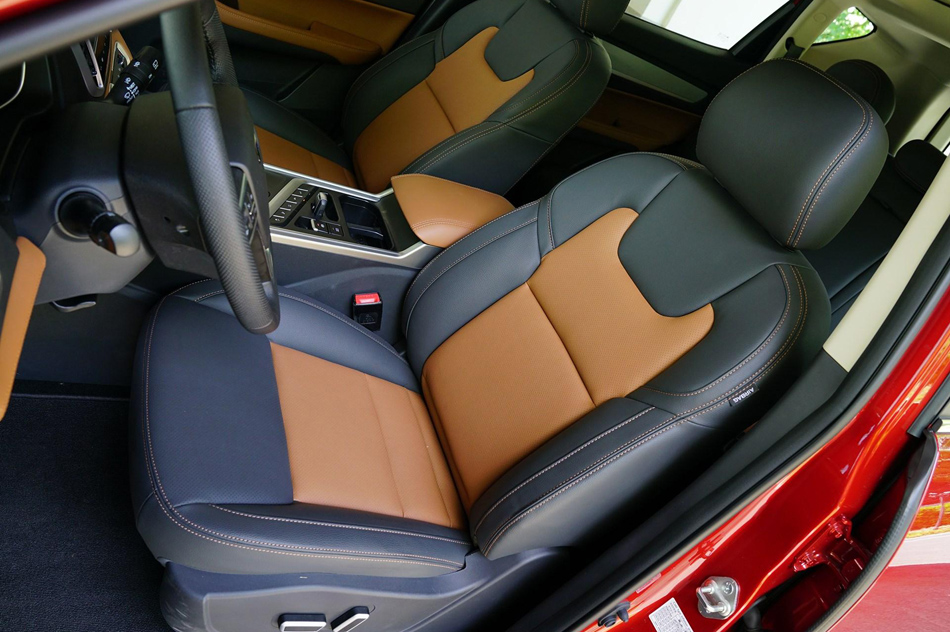 2018款 1.4T CVT 4G互联旗舰型 座椅空间