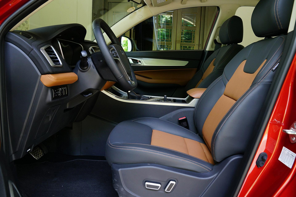 2018款 1.4T CVT 4G互联旗舰型 座椅空间