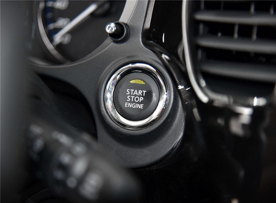 欧蓝德 2018款 2.4L 四驱精英版 5座 内饰