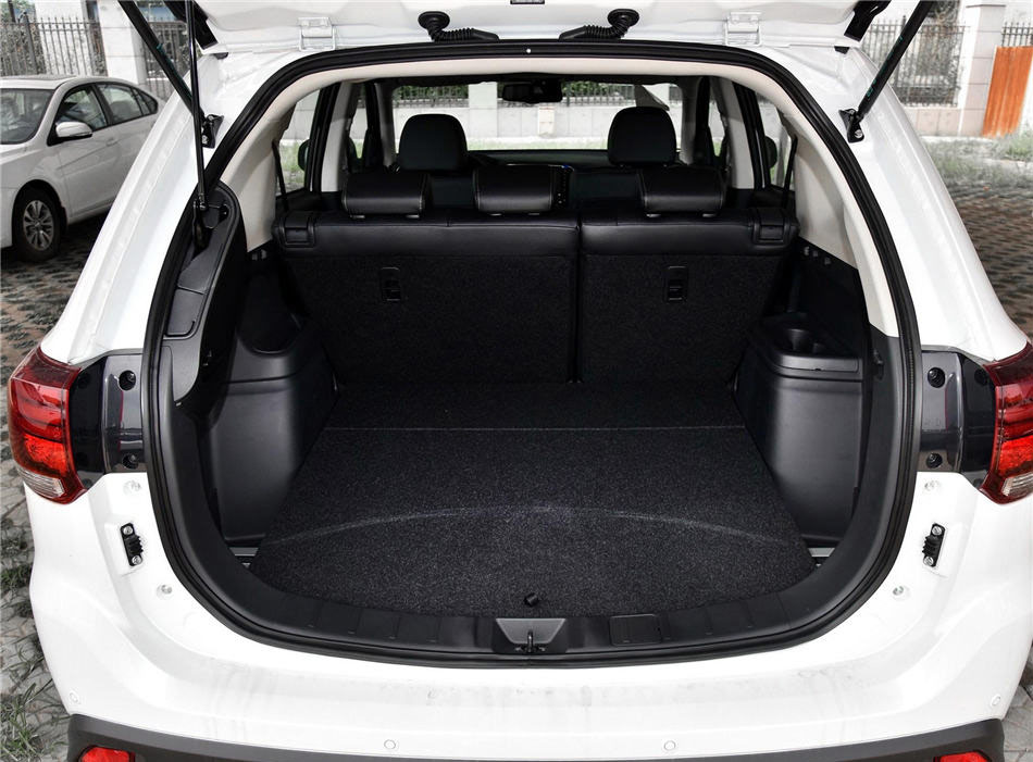 欧蓝德 2018款 2.4L 四驱精英版 5座 座椅空间