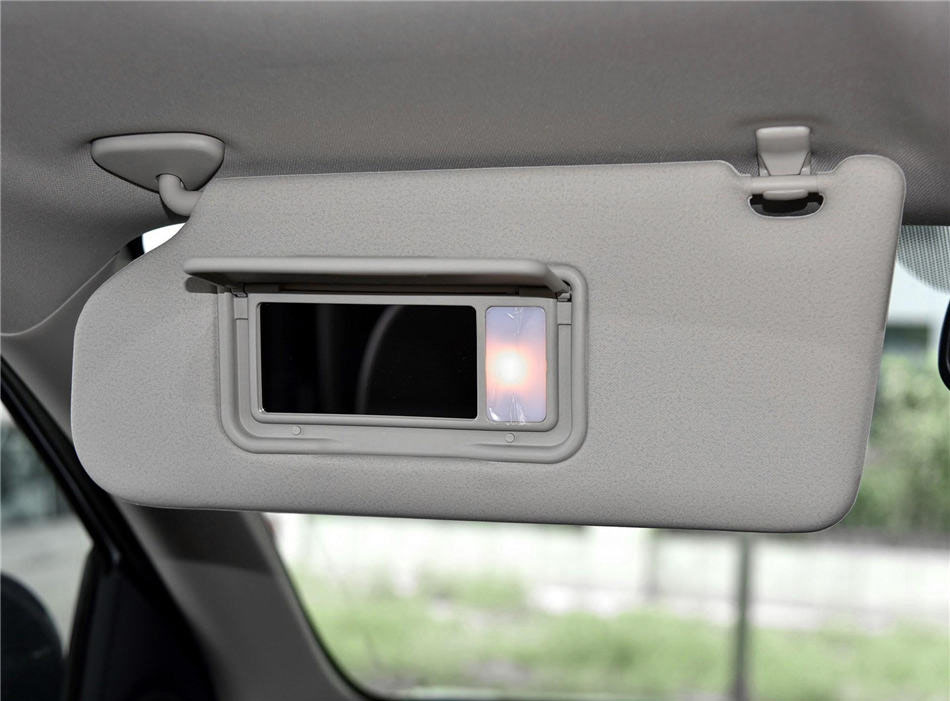 欧蓝德 2018款 2.4L 四驱精英版 5座 座椅空间