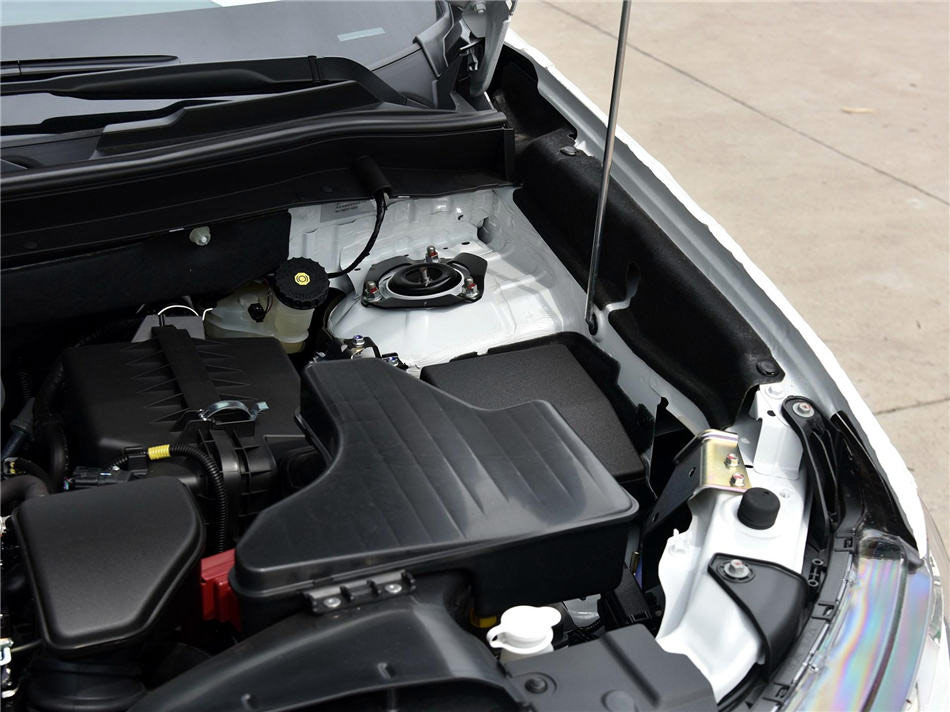 欧蓝德 2018款 2.4L 四驱精英版 5座 引擎底盘