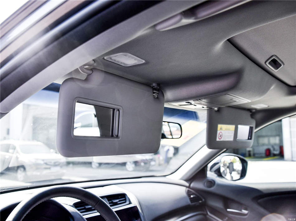 广汽讴歌CDX 座椅空间