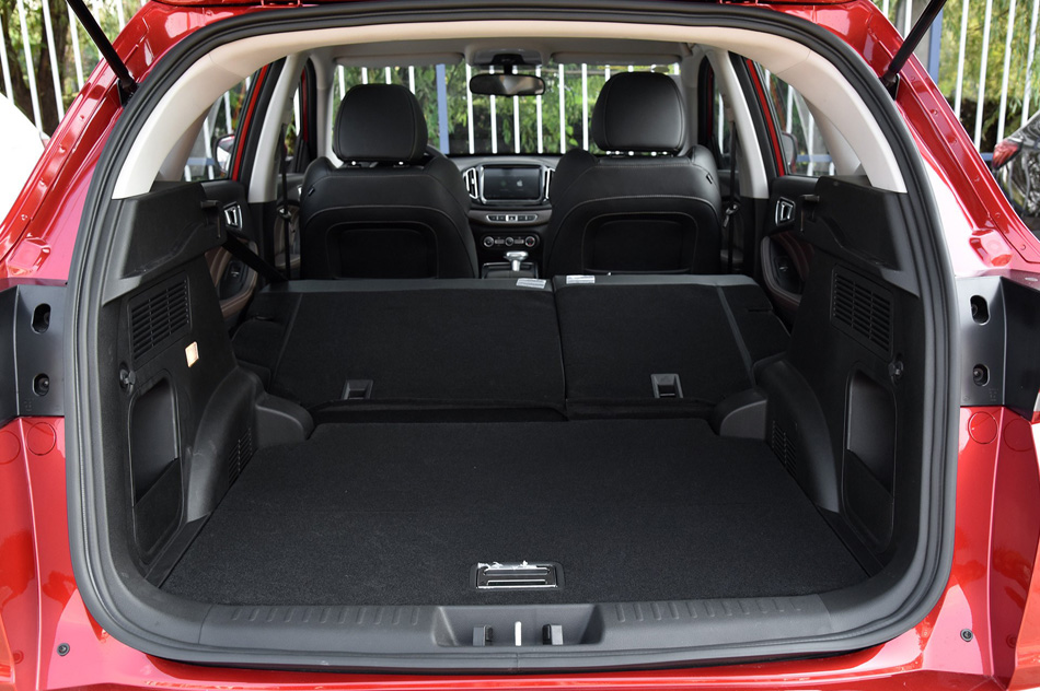 2018款 FLY款 1.5T 自动劲享版 座椅空间