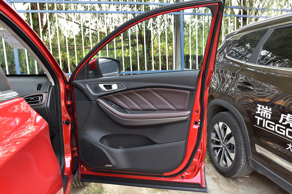 2018款 FLY款 1.5T 自动劲享版 座椅空间