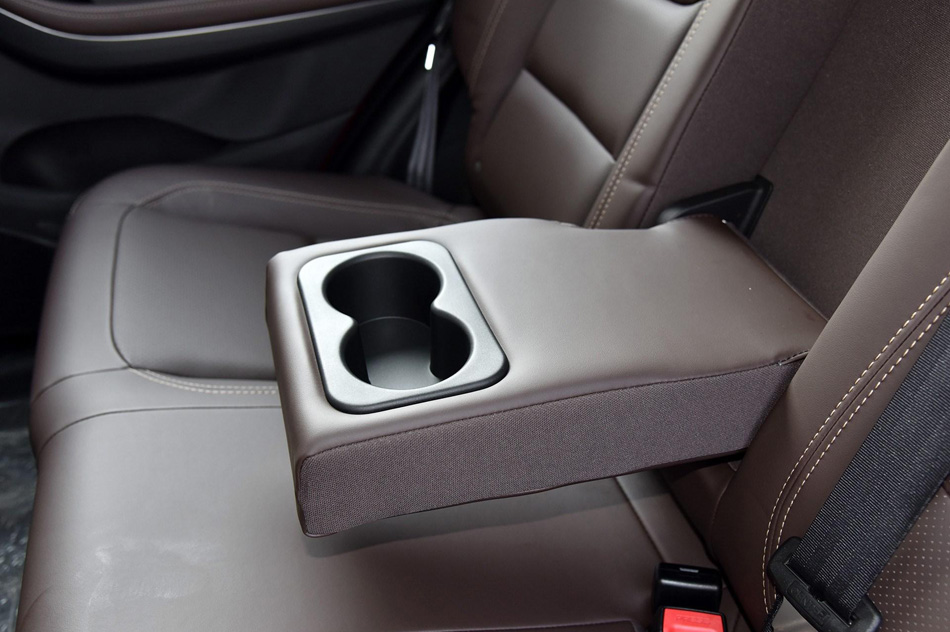 2018款 FLY款 1.5T 自动劲享版 座椅空间