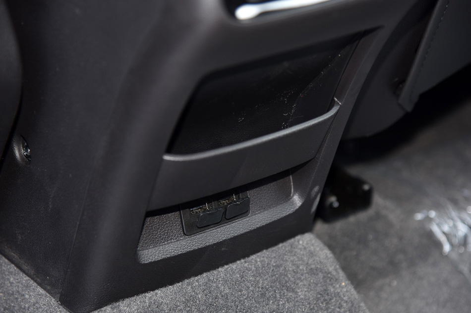 2018款 FLY款 1.5T 自动劲享版 座椅空间