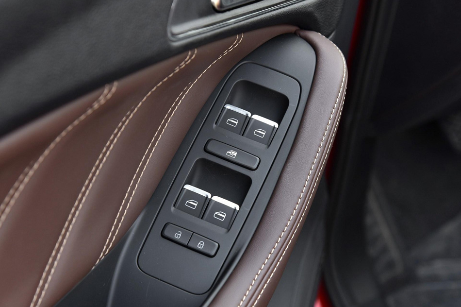 2018款 FLY款 1.5T 自动劲享版 座椅空间