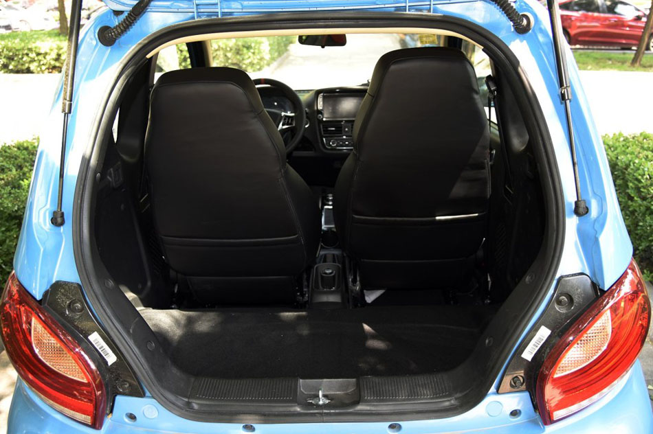 2017款 D2S 座椅空间