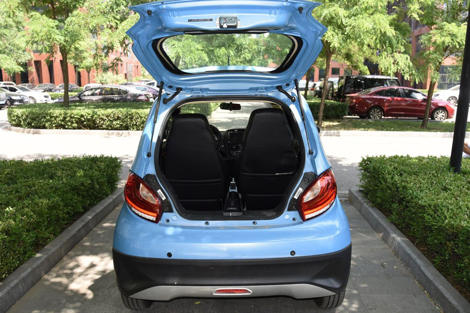 2017款 D2S 座椅空间