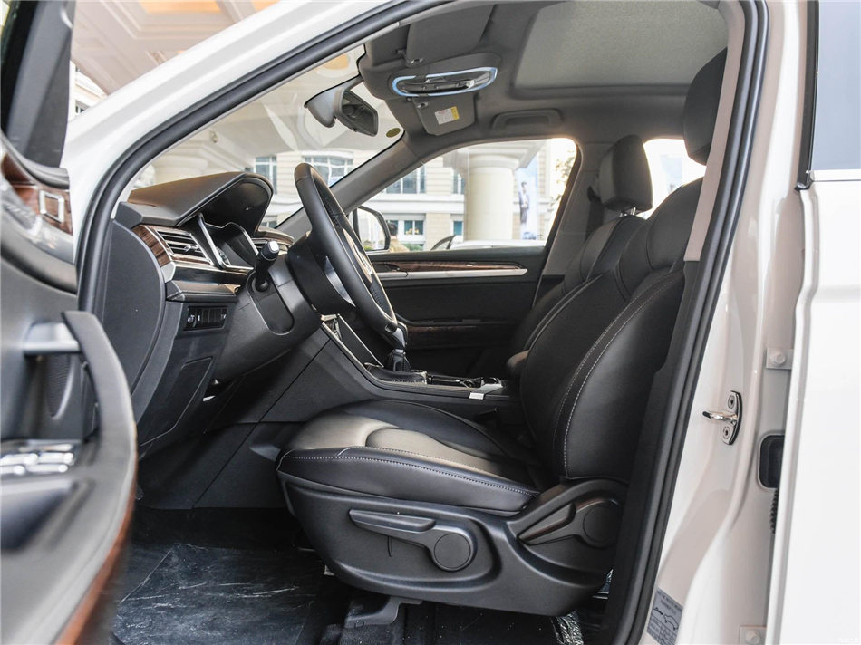 2017款大迈X7 座椅空间