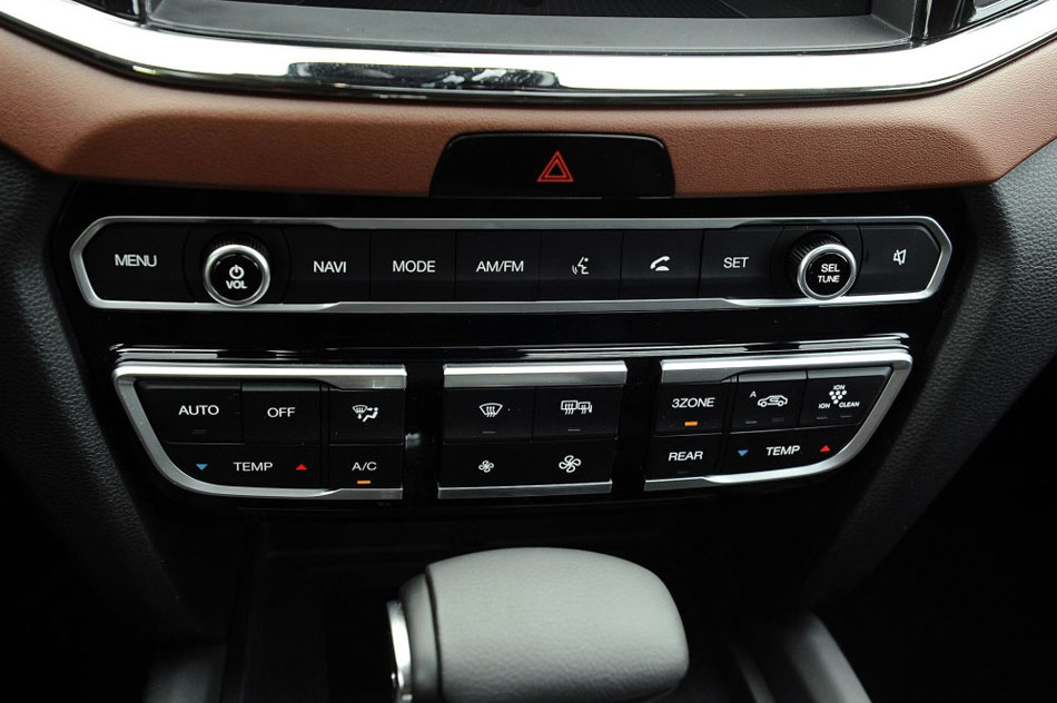 2017款 320T 四驱至尊版 内饰