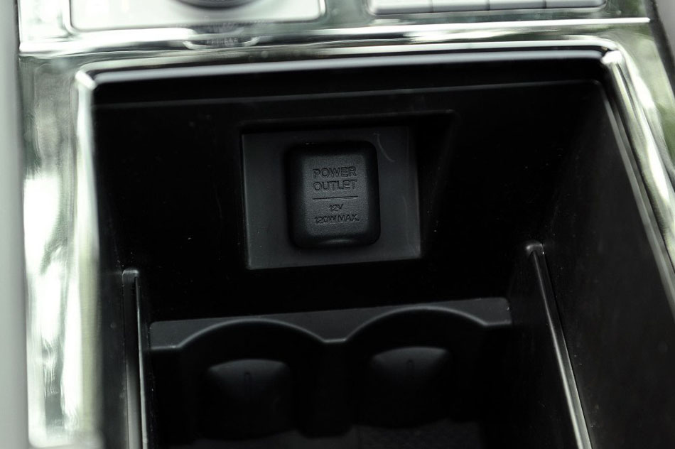 2017款 320T 四驱至尊版 座椅空间