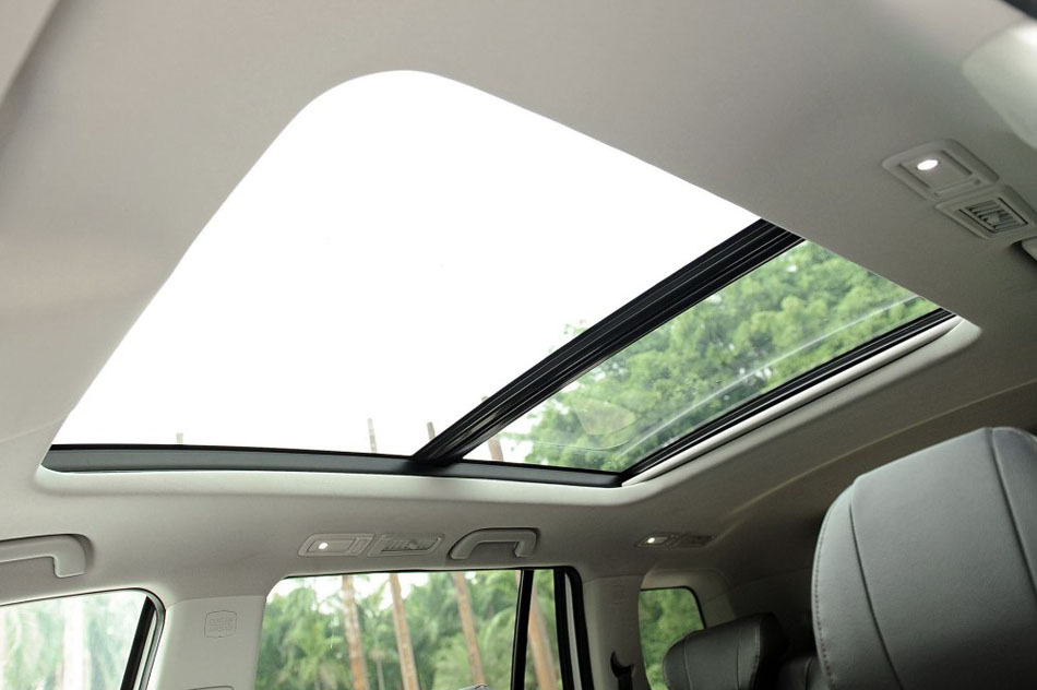 2017款 320T 四驱至尊版 座椅空间